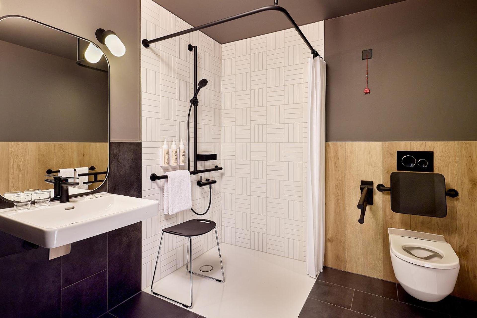 Moxy Luxembourg Airport Hotel Niederanven Eksteriør billede