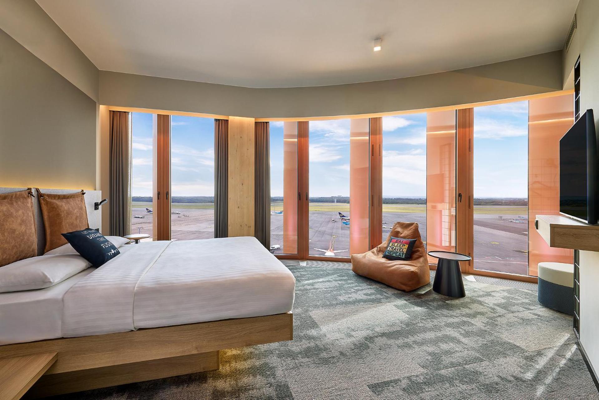 Moxy Luxembourg Airport Hotel Niederanven Eksteriør billede