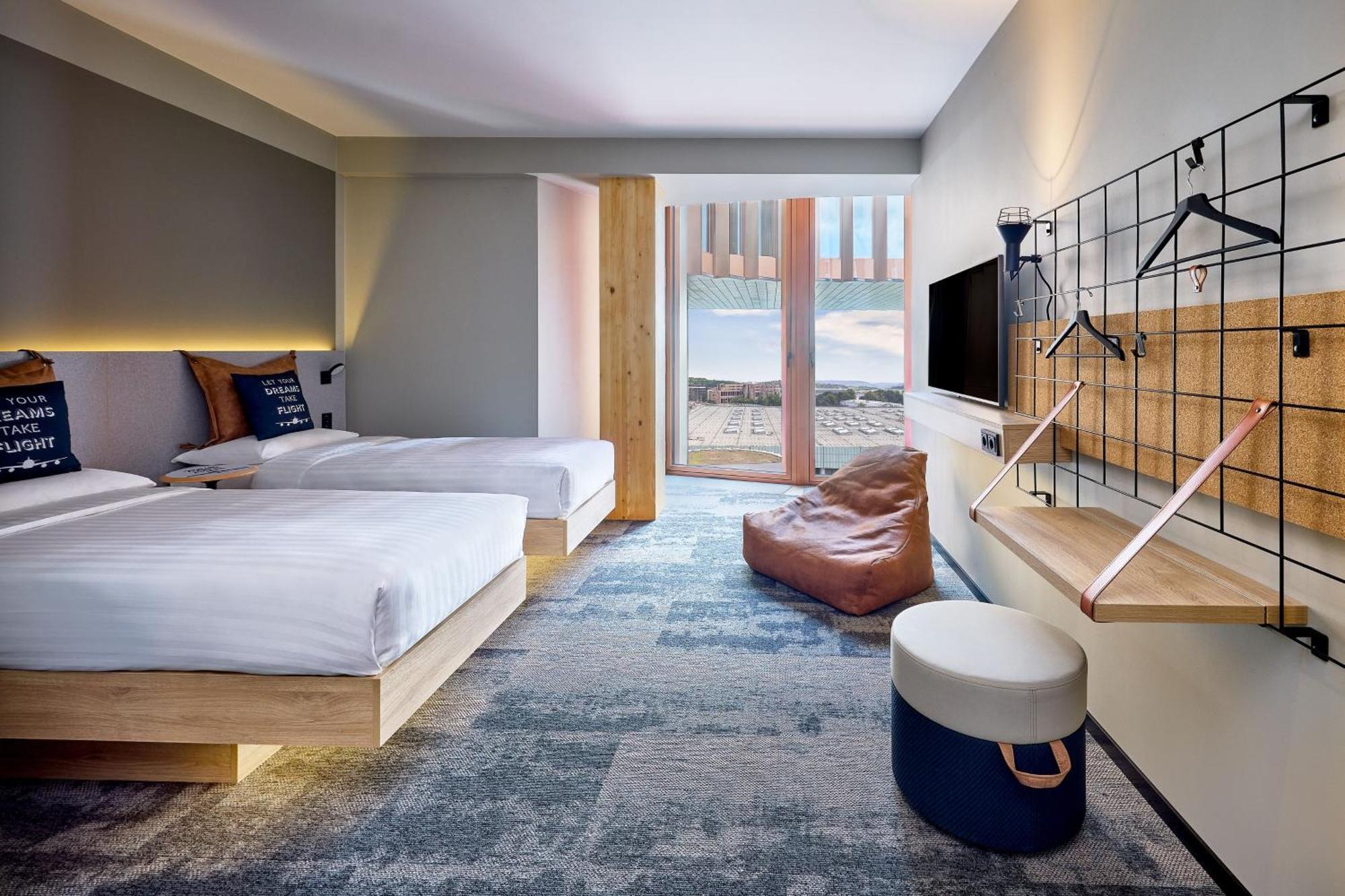 Moxy Luxembourg Airport Hotel Niederanven Eksteriør billede
