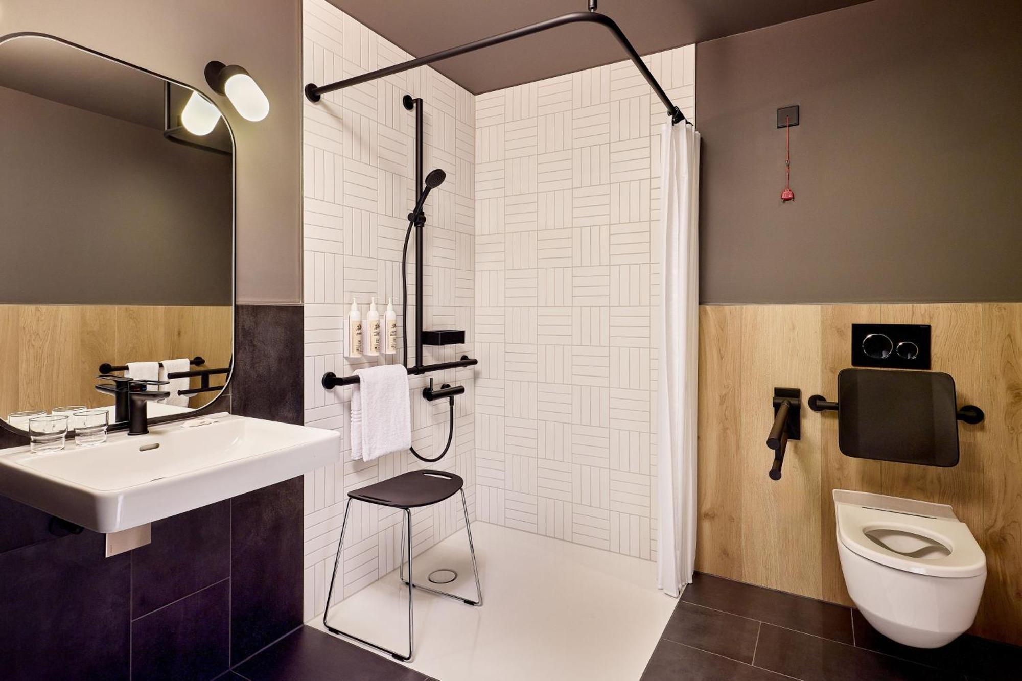 Moxy Luxembourg Airport Hotel Niederanven Eksteriør billede